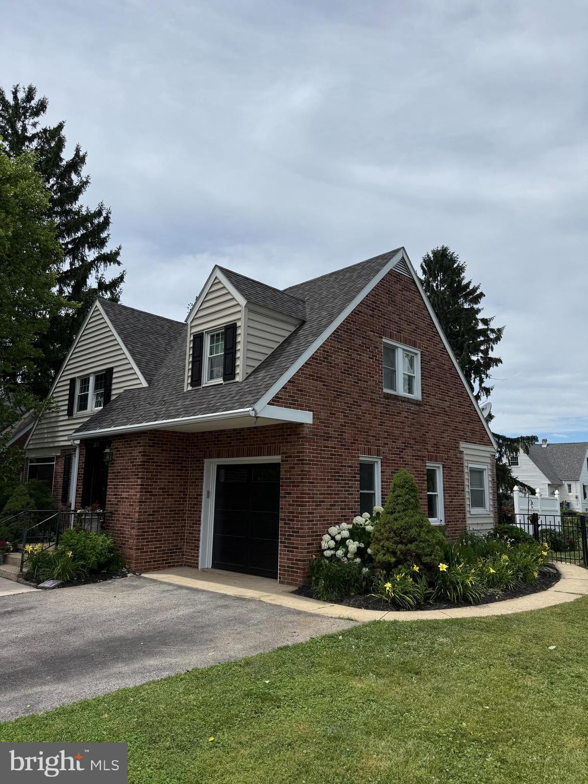 1073 Southern Road York, PA 17403 - Photo 2 of 8