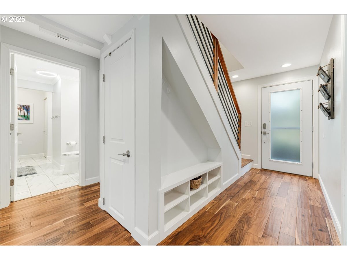 4268 Woodside Circle Lake Oswego, OR 97035 - Photo 20 of 44 a view interior of the house