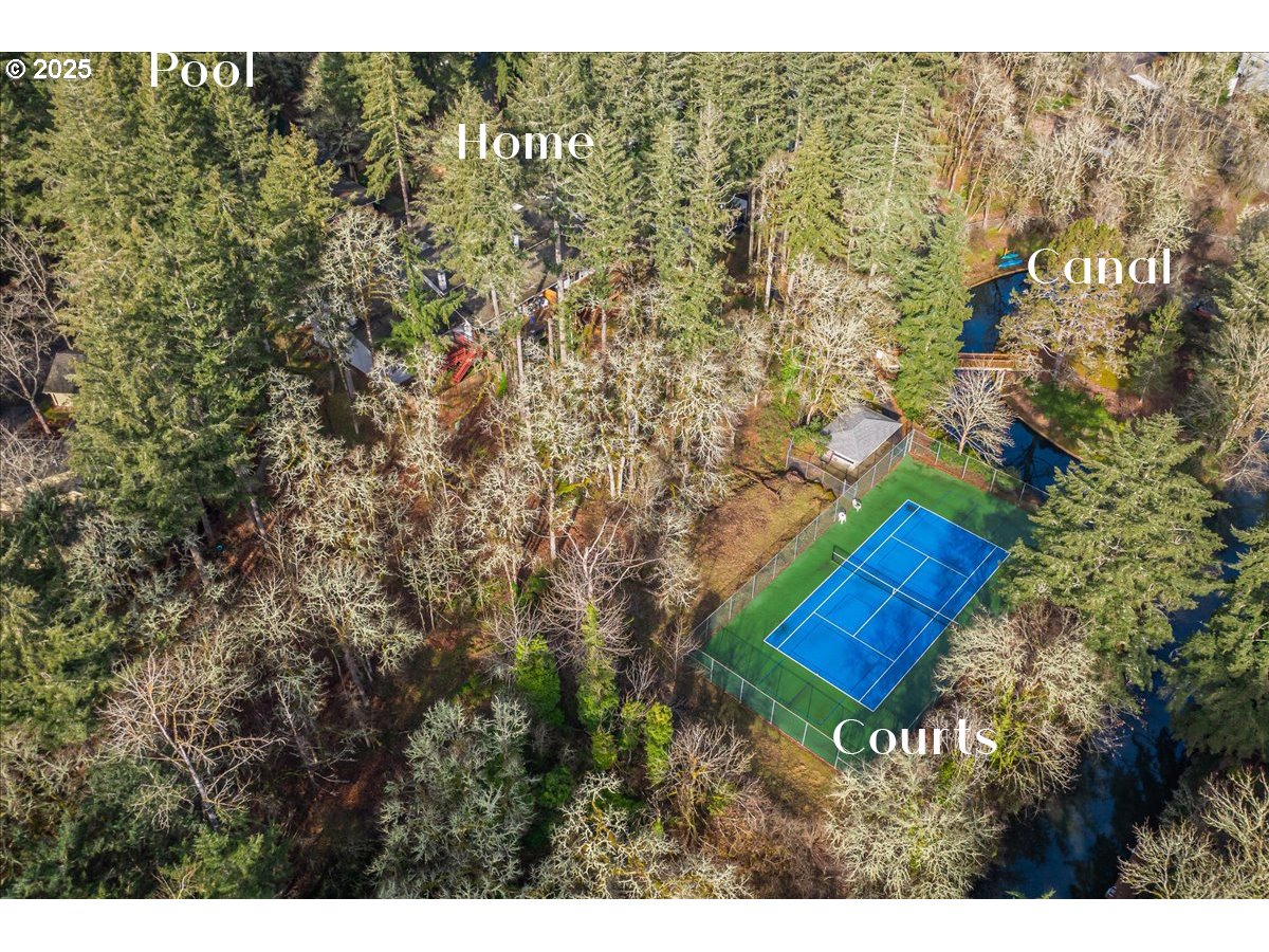 4268 Woodside Circle Lake Oswego, OR 97035 - Photo 37 of 44 a view of a outdoor space