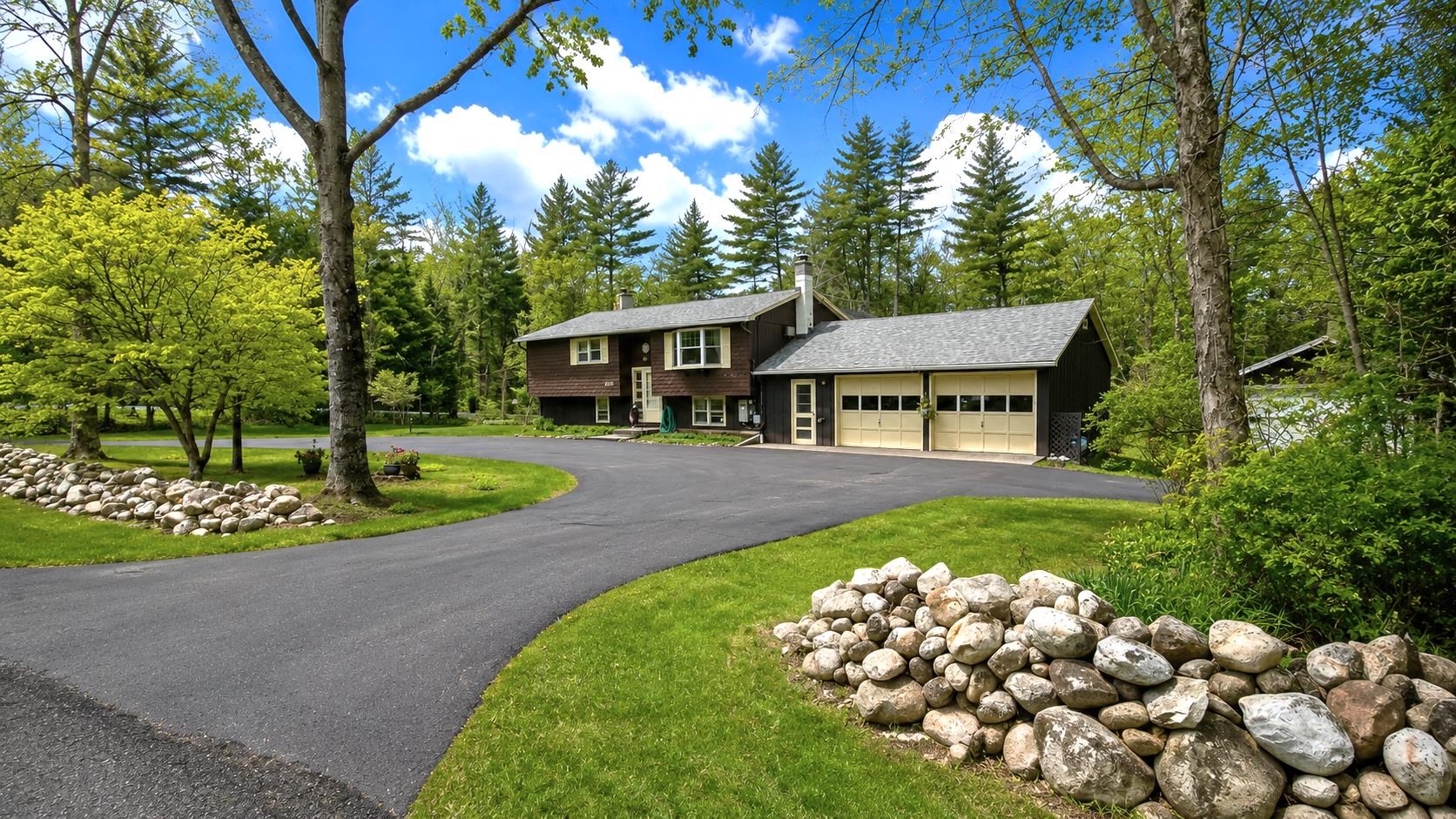 2121 N Road Sunderland, VT 05250 - Photo 4 of 29