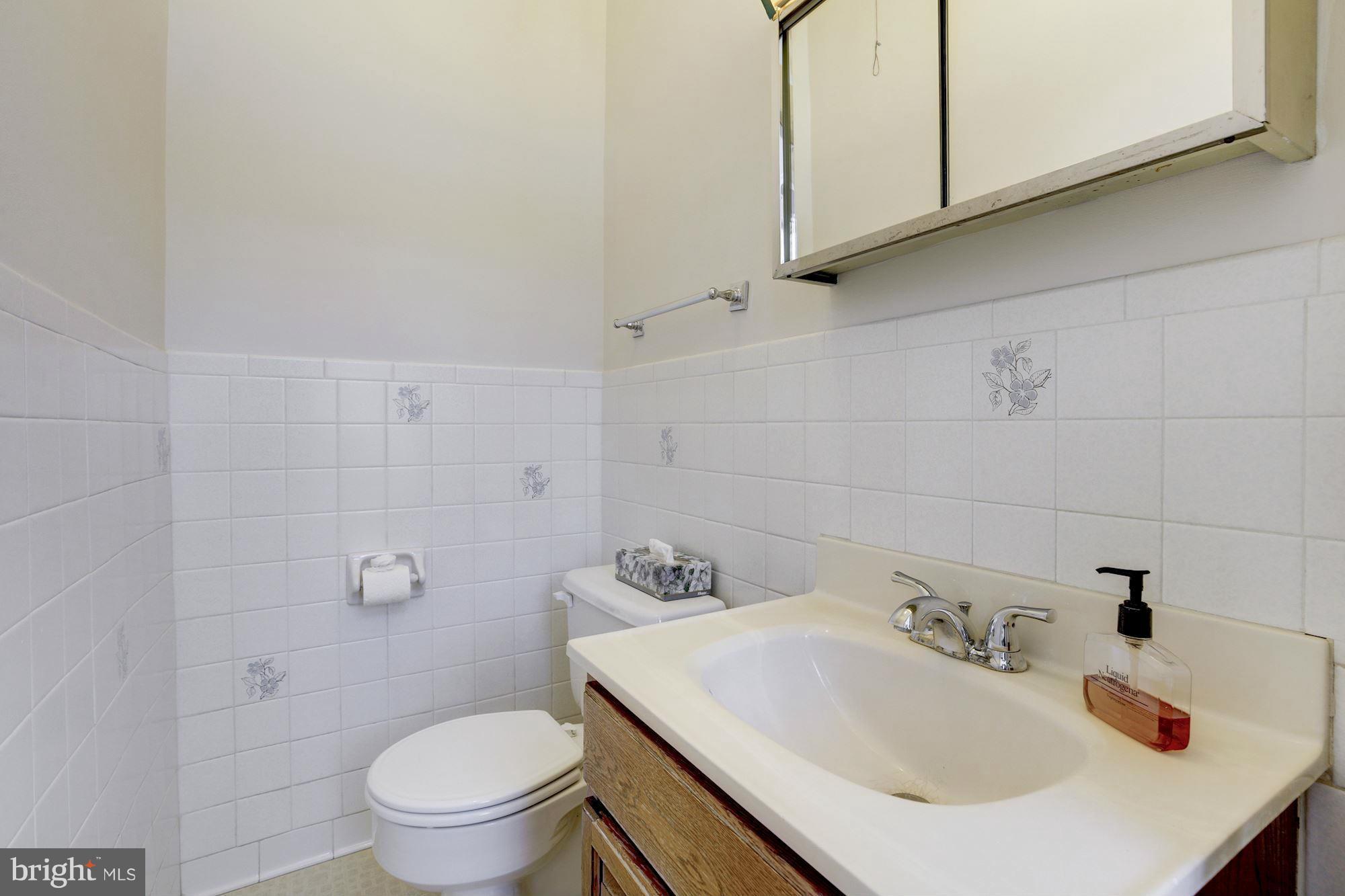 3837 Military Road Northwest Washington, DC 20015 - Photo 15 of 30 Bath