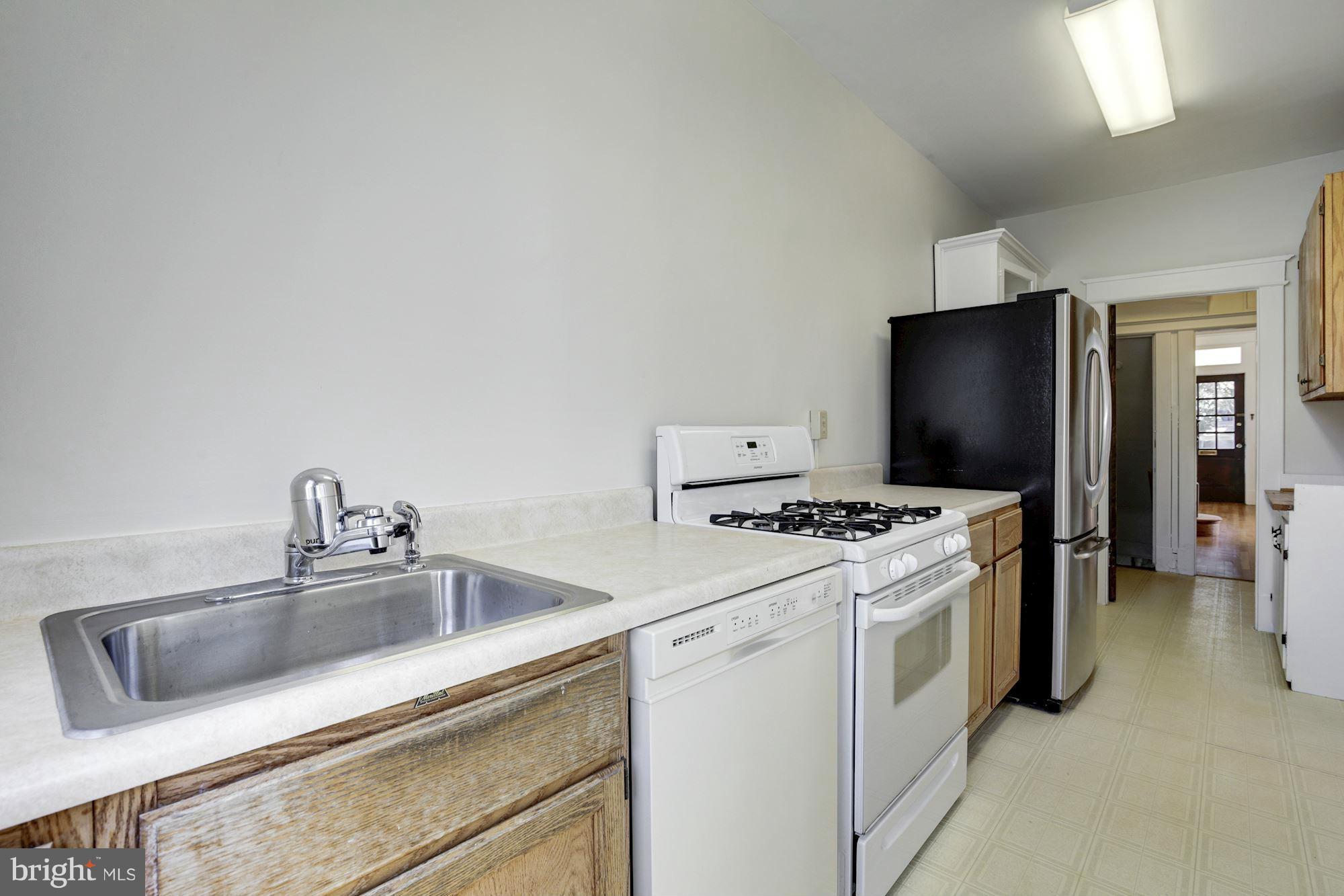 3837 Military Road Northwest Washington, DC 20015 - Photo 16 of 30 Kitchen