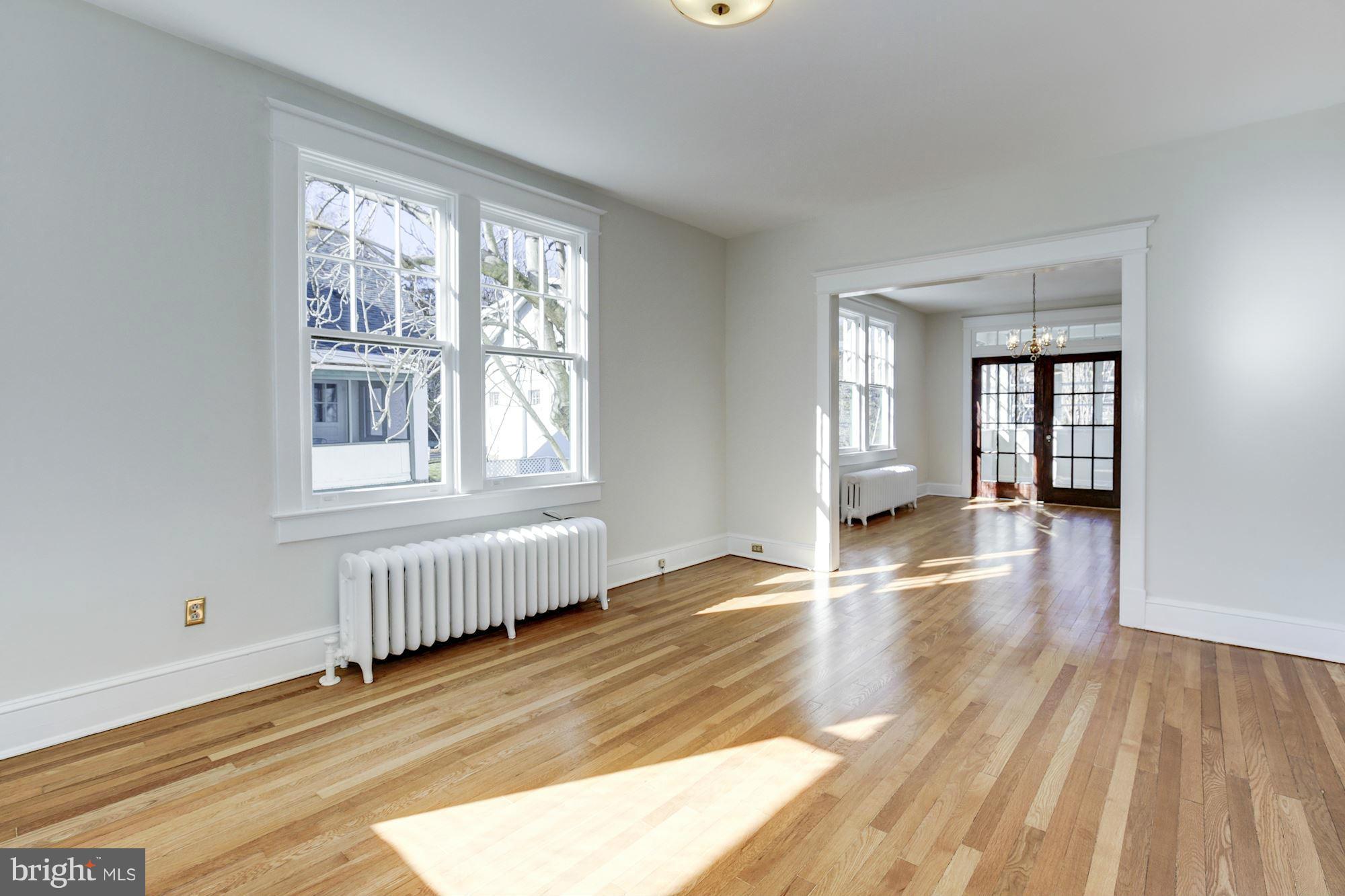 3837 Military Road Northwest Washington, DC 20015 - Photo 8 of 30 Living Room