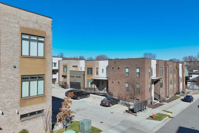 $1,995 | 1613 Marshall Hollow Drive, Unit 203, Nashville, TN 37203