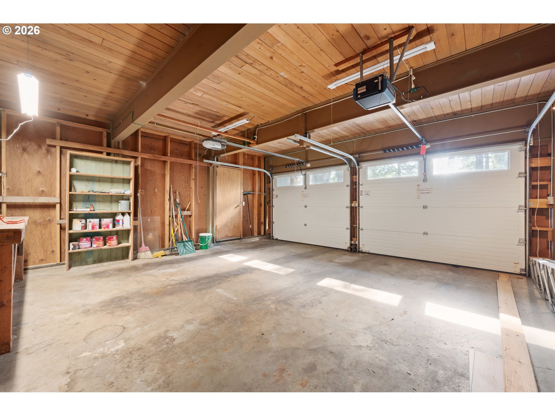 765 Sprague Street Eugene, OR 97405 - Photo 41 of 48 a view of a garage