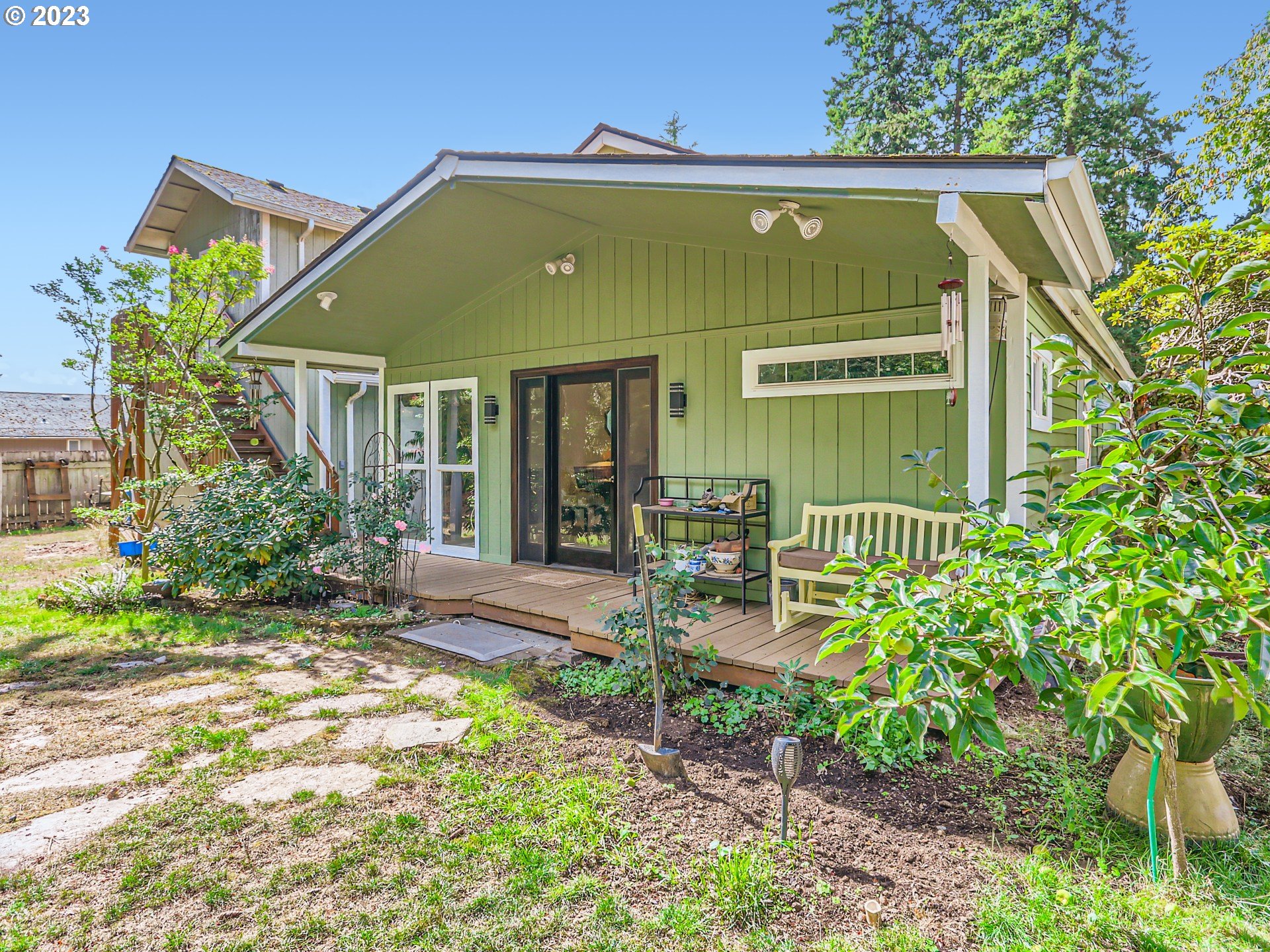 13611 South Union Hall Road Canby, OR 97013 - Photo 25 of 29 a view of a house with a patio
