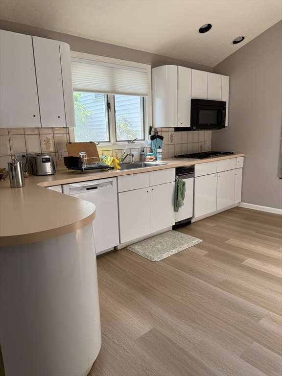 55 Esty Farm Road Newton, MA 02459 - Photo 9 of 22