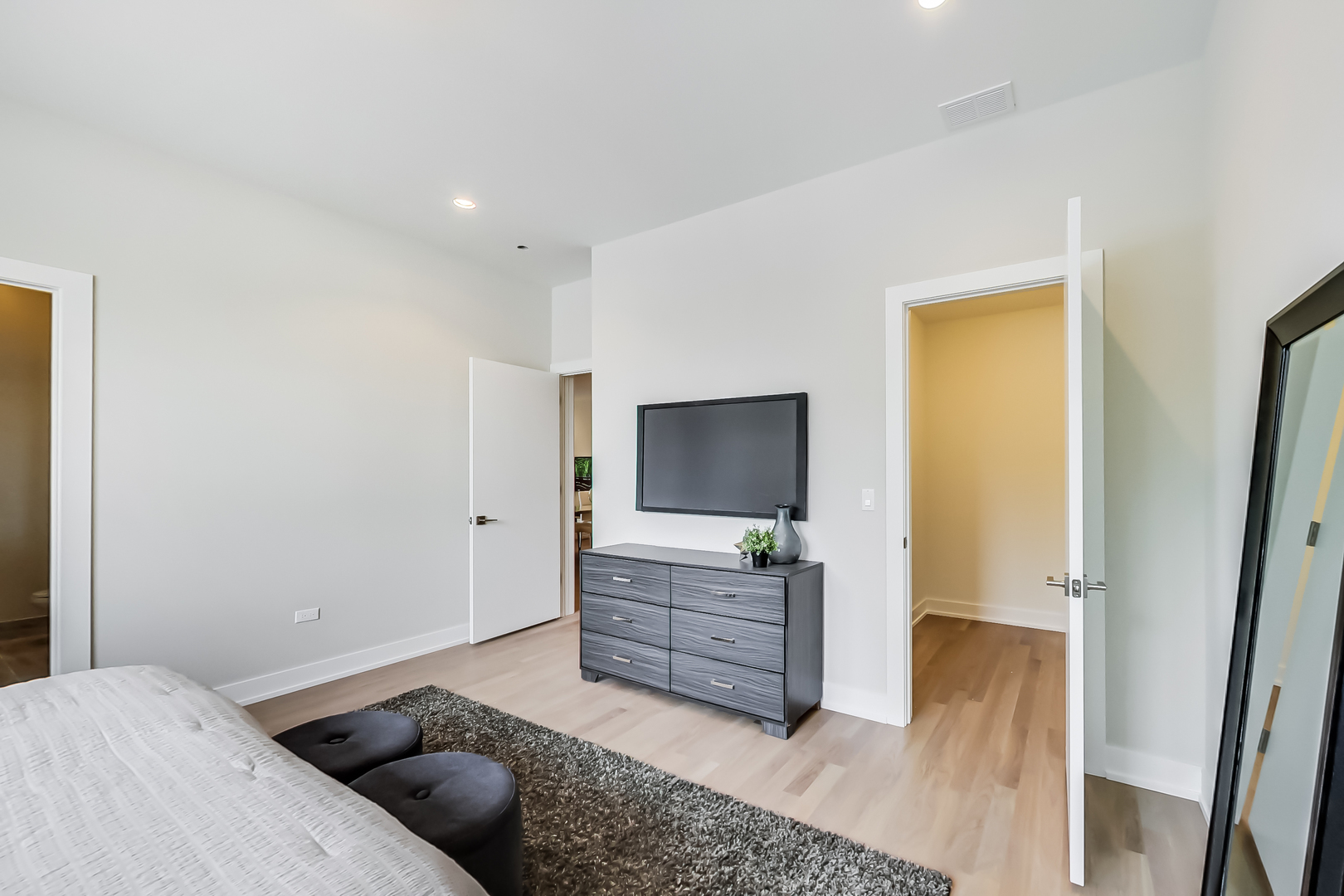 4010 North Lincoln Avenue, Unit 406 Chicago, IL 60618 - Photo 3 of 5