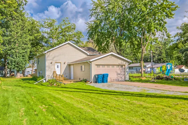 $319,000 | 879 17th Street Southeast, Forest Lake, MN 55025