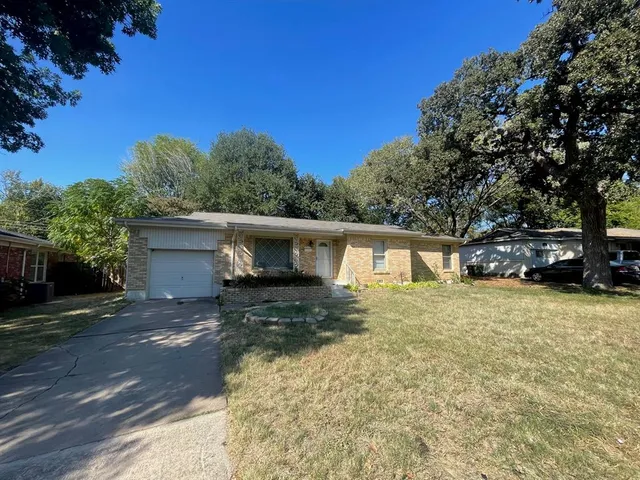 $255,000 | 341 Hurst Drive, Bedford, TX 76022
