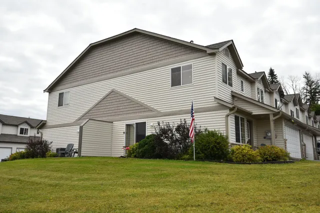 $209,900 | 1024 Amanda Court Southwest, Pine Island, MN 55963