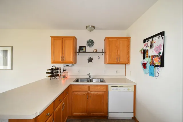 $209,900 | 1024 Amanda Court Southwest, Pine Island, MN 55963