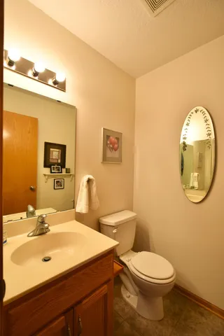 $209,900 | 1024 Amanda Court Southwest, Pine Island, MN 55963