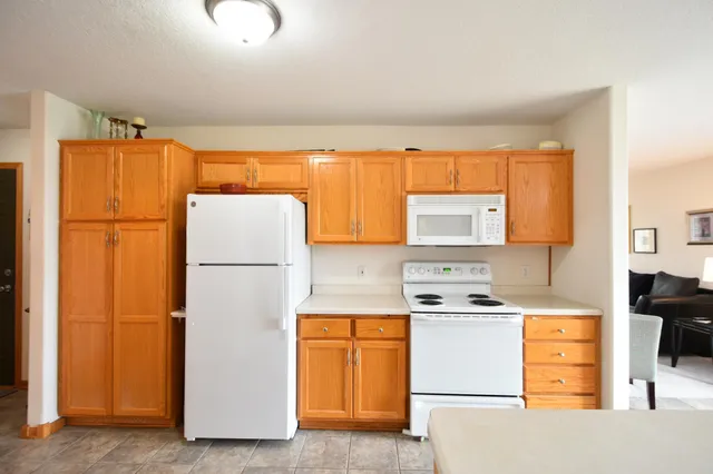 $209,900 | 1024 Amanda Court Southwest, Pine Island, MN 55963