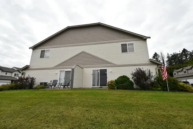 $215,900 | 1024 Amanda Court Southwest, Pine Island, MN 55963