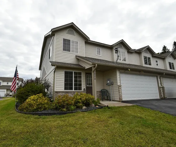 $209,900 | 1024 Amanda Court Southwest, Pine Island, MN 55963