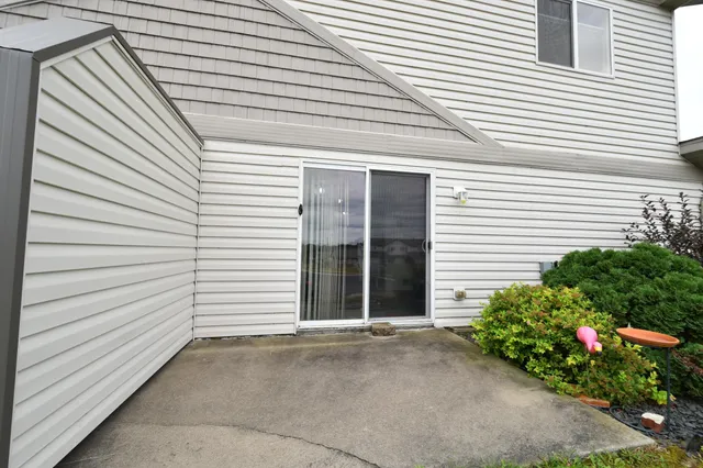 $215,900 | 1024 Amanda Court Southwest, Pine Island, MN 55963