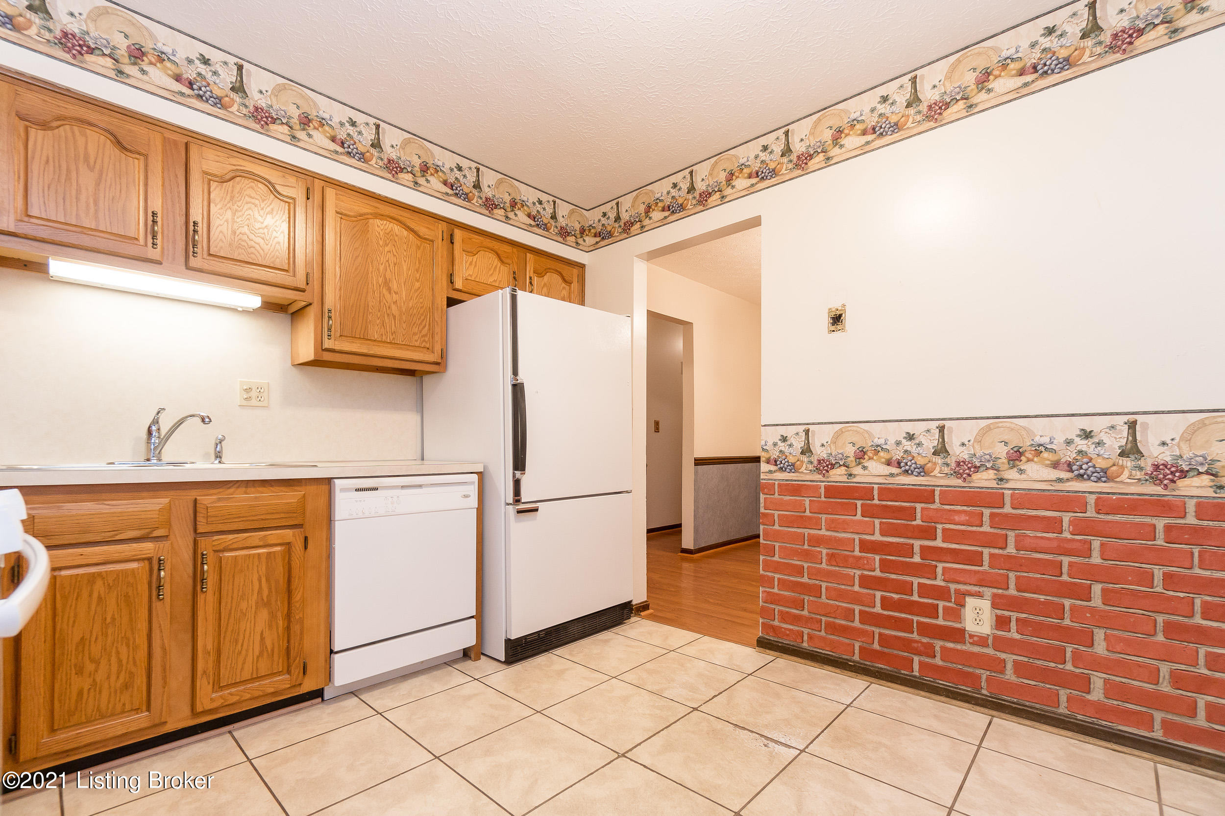 3815 Modesto Road Louisville, KY 40299 - Photo 17 of 52 kitchen