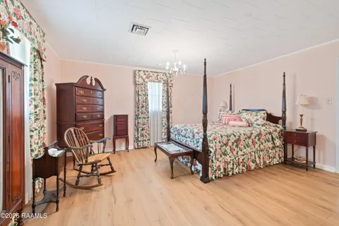 $170,000 | 302 East Magnolia Avenue, Abbeville, LA 70510