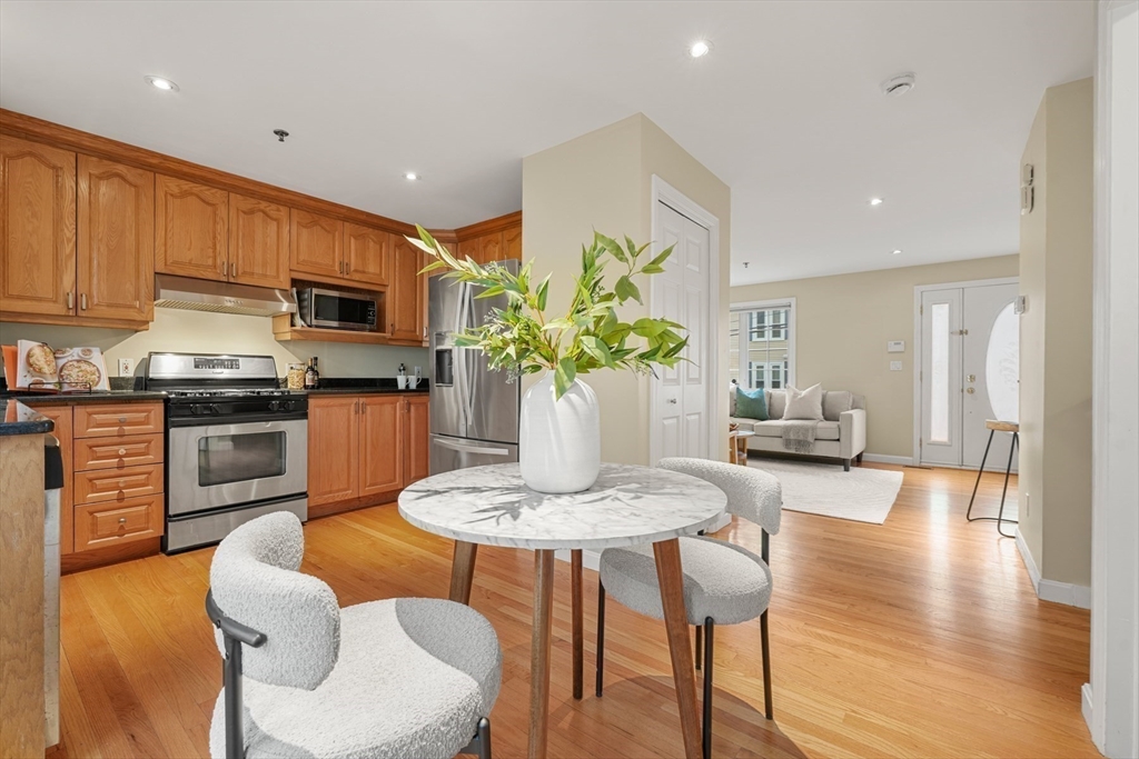 40 Myrtle Street, Unit 9 Waltham, MA 02453 - Photo 6 of 24