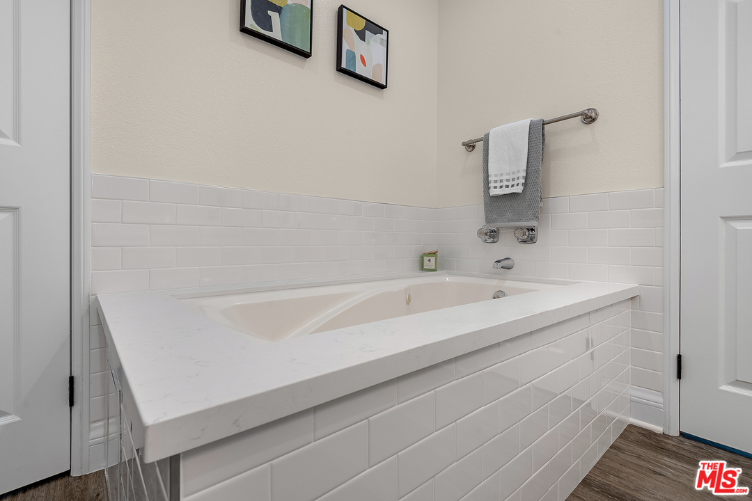 930 20th Street, Unit 4 Santa Monica, CA 90403 - Photo 18 of 27