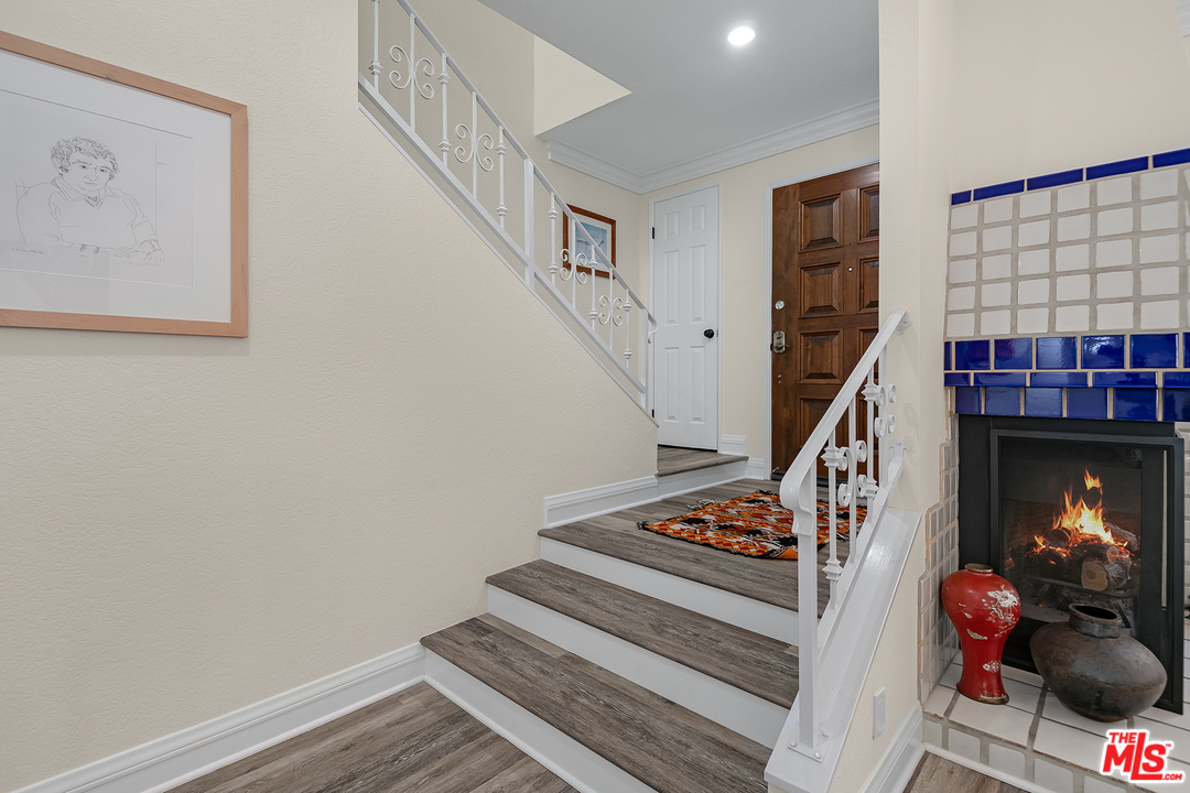 930 20th Street, Unit 4 Santa Monica, CA 90403 - Photo 5 of 27