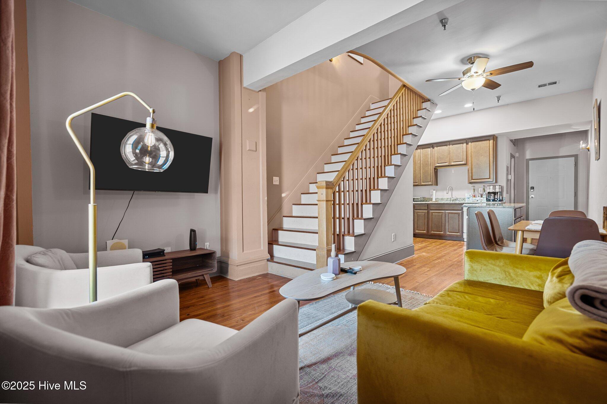 21 North Front Street, Unit 3B1 Wilmington, NC 28401 - Photo 12 of 30 12-living_to_dining