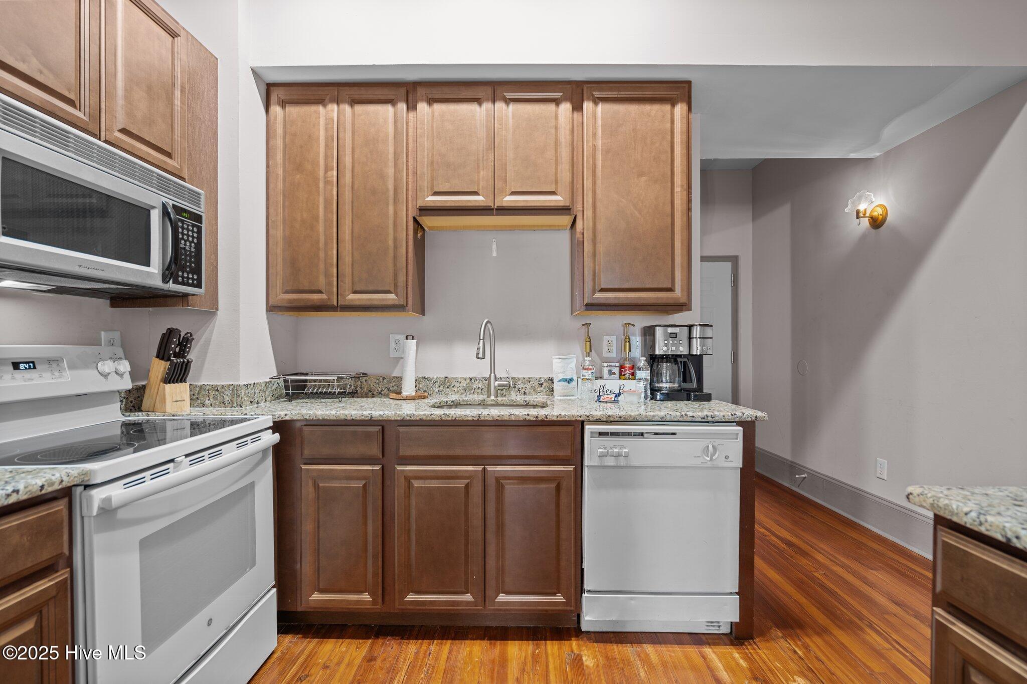 21 North Front Street, Unit 3B1 Wilmington, NC 28401 - Photo 16 of 30 16-fridge_to_dishwasher