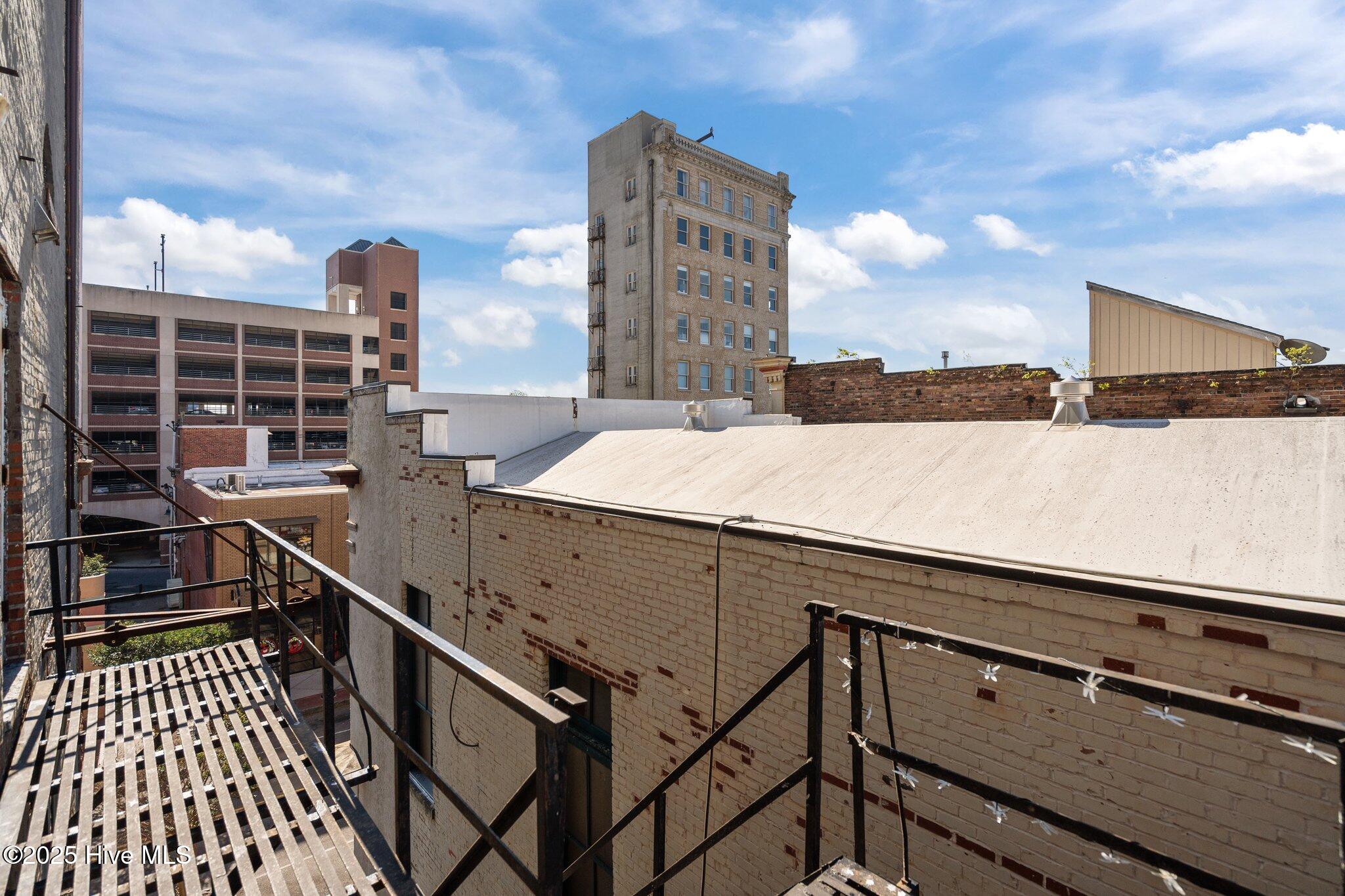21 North Front Street, Unit 3B1 Wilmington, NC 28401 - Photo 19 of 30 19-rear_platform