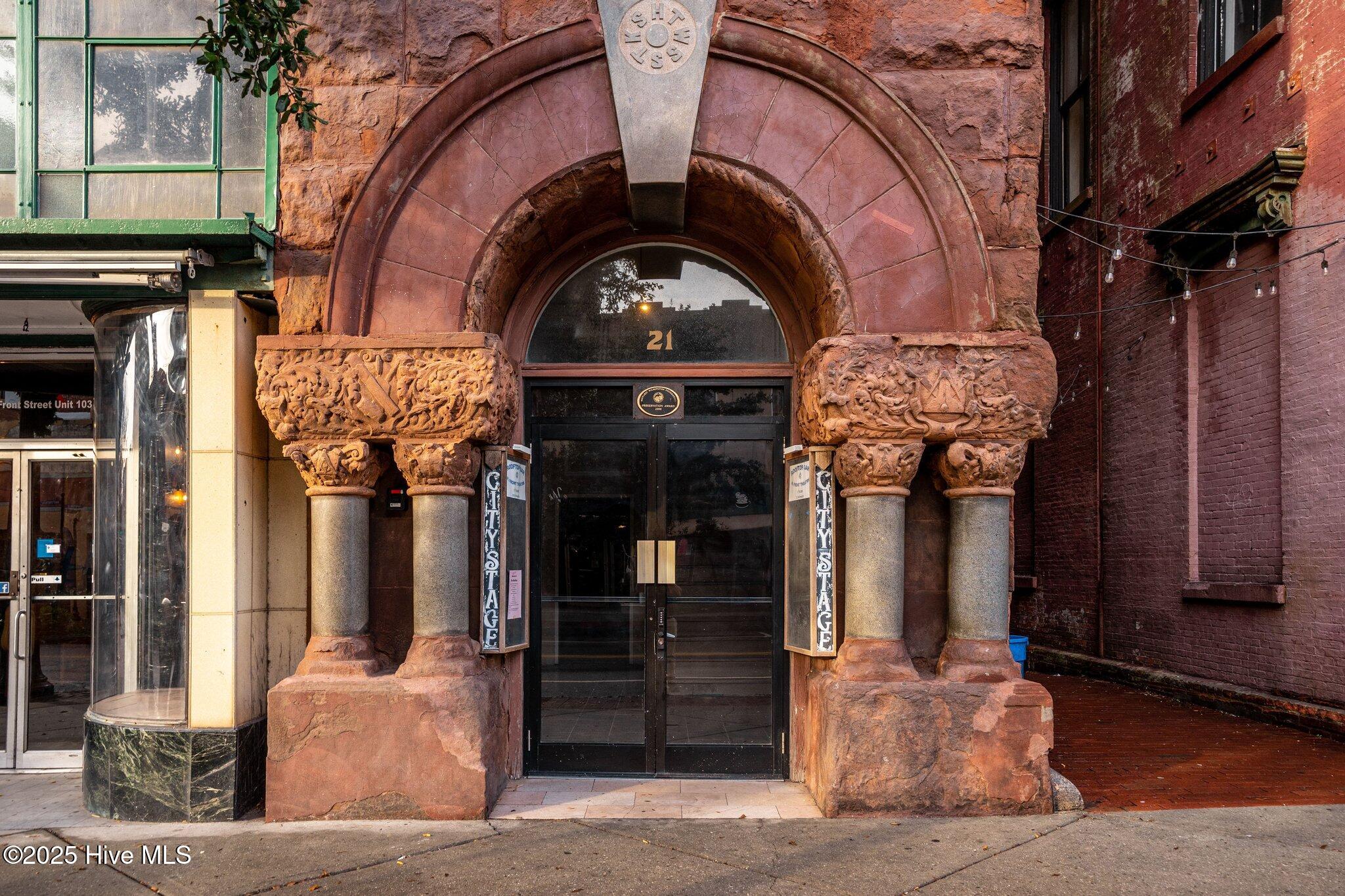 21 North Front Street, Unit 3B1 Wilmington, NC 28401 - Photo 2 of 30 2-entry_door