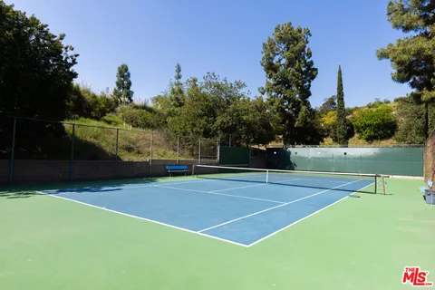 $707,000 | 6708 Hillpark Drive, Unit 302, Los Angeles, CA 90068