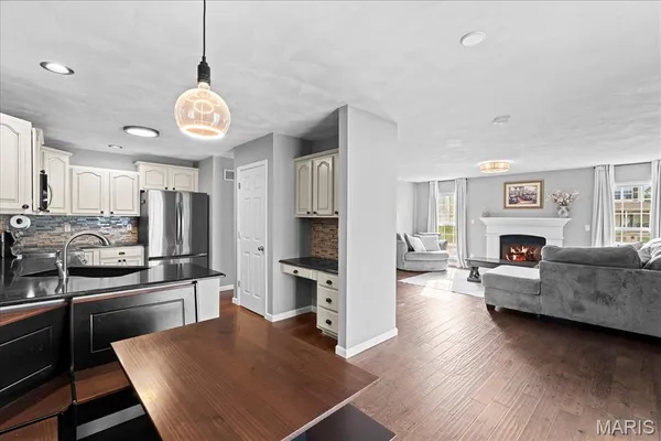 $355,000 | 808 Fieldview Drive, Smithton, IL 62285