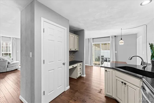 $355,000 | 808 Fieldview Drive, Smithton, IL 62285