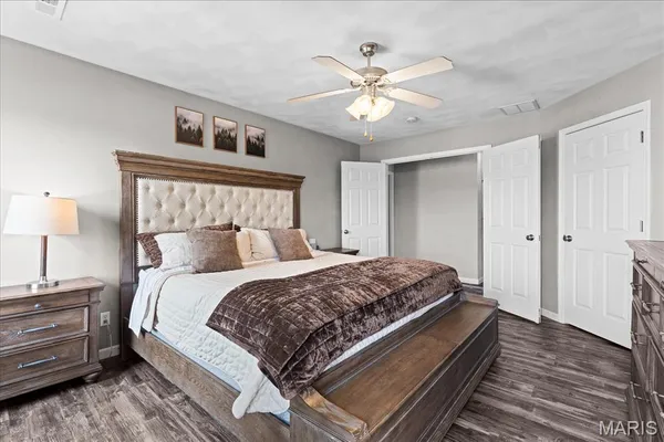 $355,000 | 808 Fieldview Drive, Smithton, IL 62285