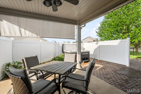 $355,000 | 808 Fieldview Drive, Smithton, IL 62285