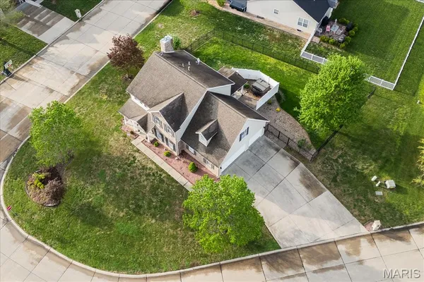 $355,000 | 808 Fieldview Drive, Smithton, IL 62285