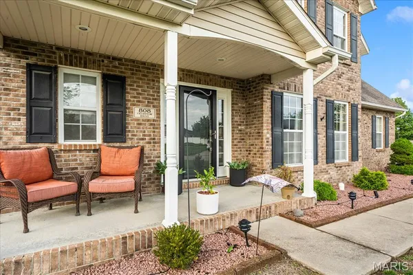 $355,000 | 808 Fieldview Drive, Smithton, IL 62285