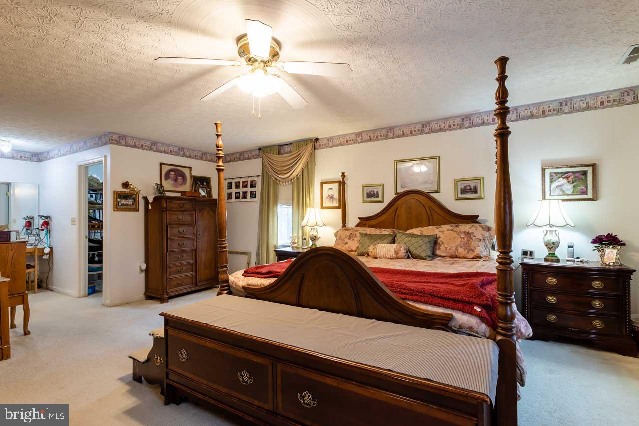 6340 Intervale Road Reva, VA 22735 - Photo 23 of 29 Master w/ full bath, sitting area, walk in closet.