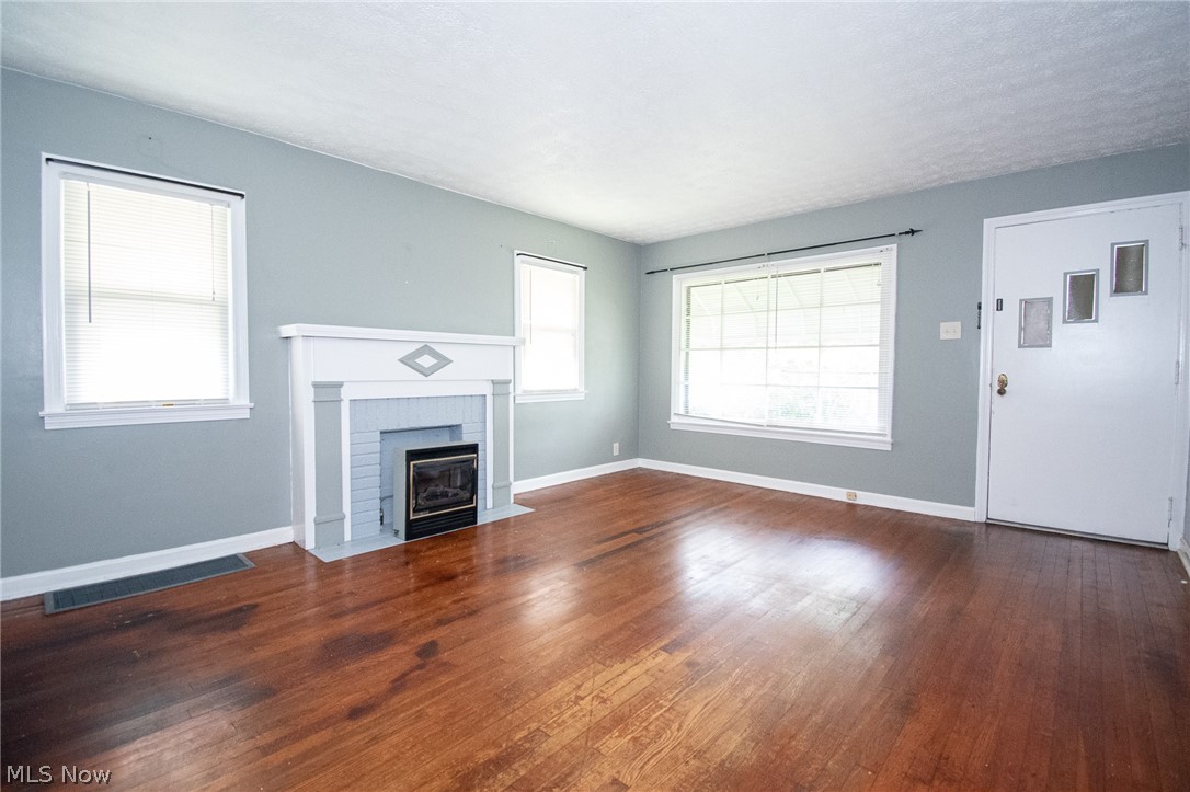 461 Massillon Road Akron, OH 44306 - Photo 3 of 35