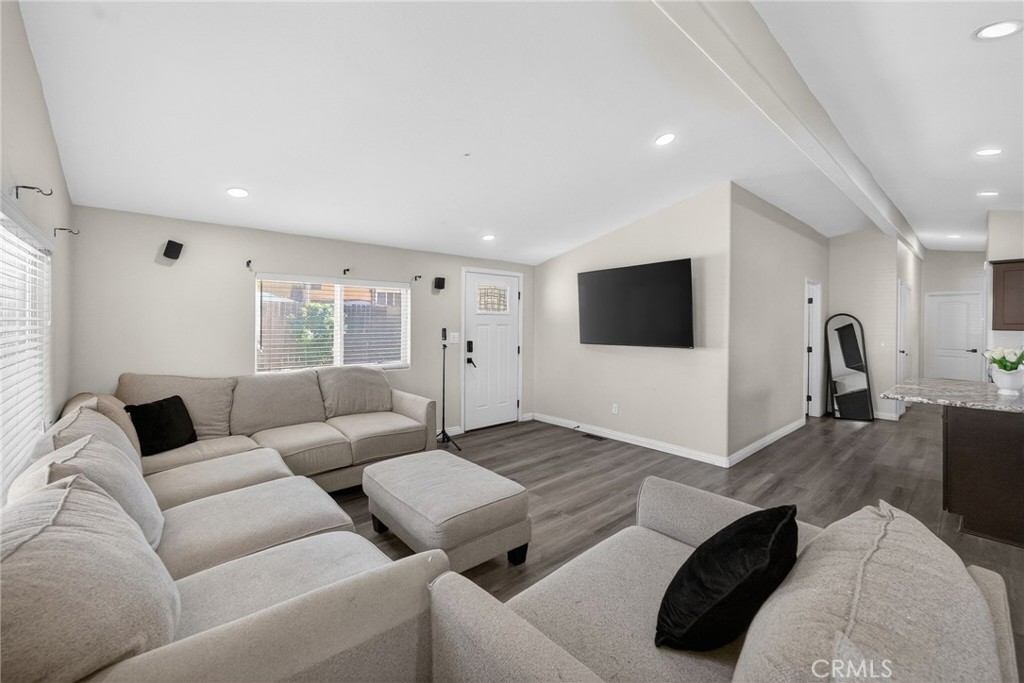 34653 The Farm Road Wildomar, CA 92595 - Photo 7 of 54