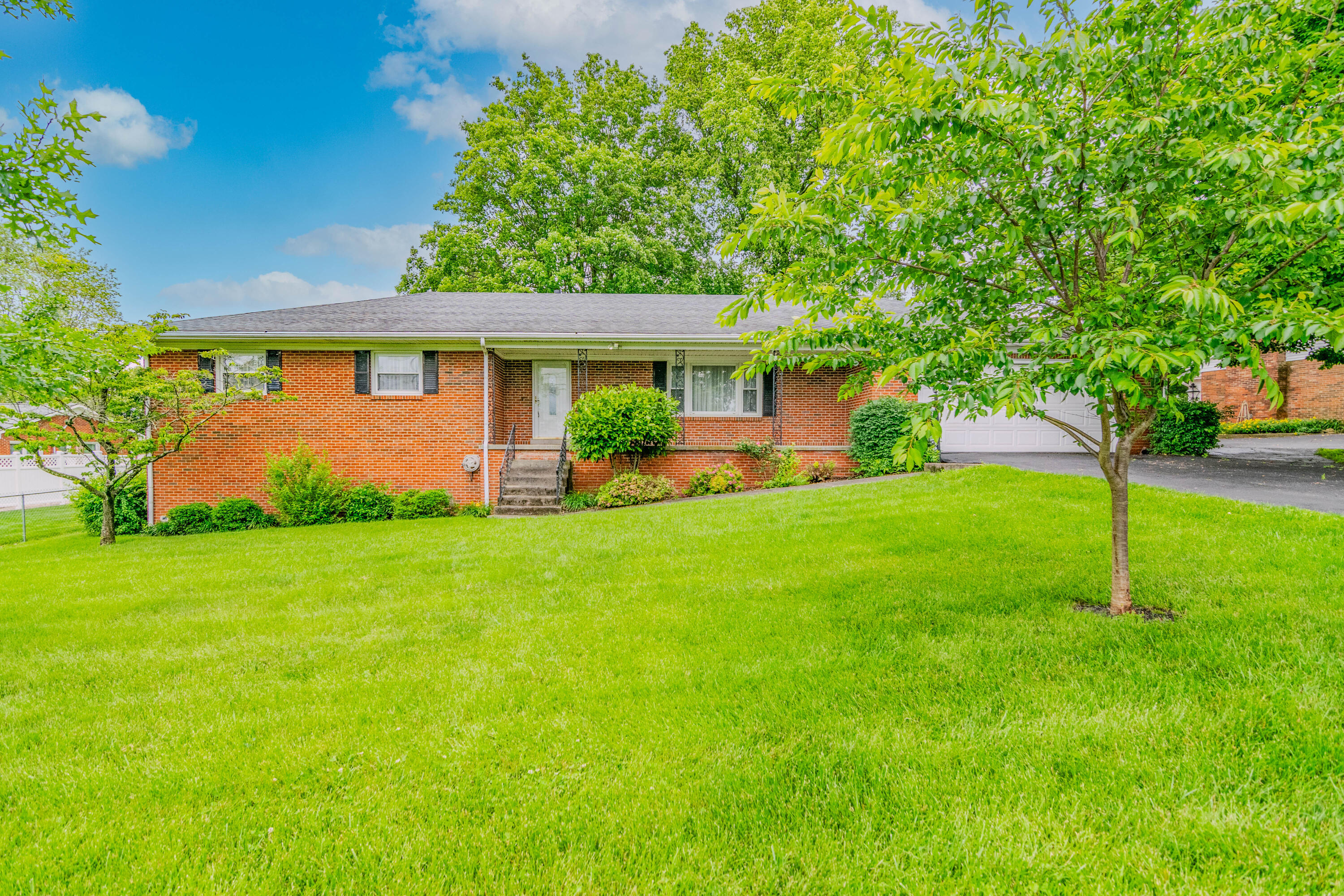 407 Clintonville Road Paris, KY 40361 - Photo 7 of 54 407Clintonville-0154
