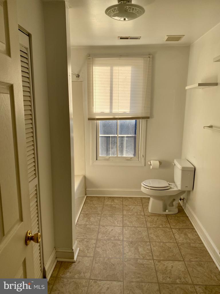 3820 Church Road Ellicott City, MD 21043 - Photo 13 of 24 3820 Unit B Bathroom