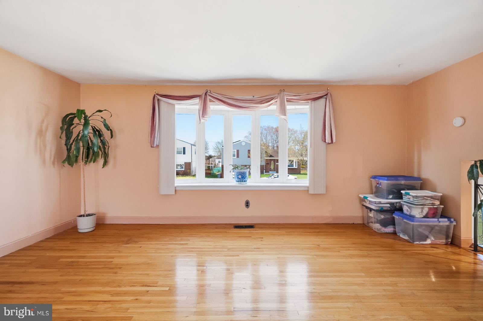1119 Kent Lane Philadelphia, PA 19115 - Photo 8 of 38