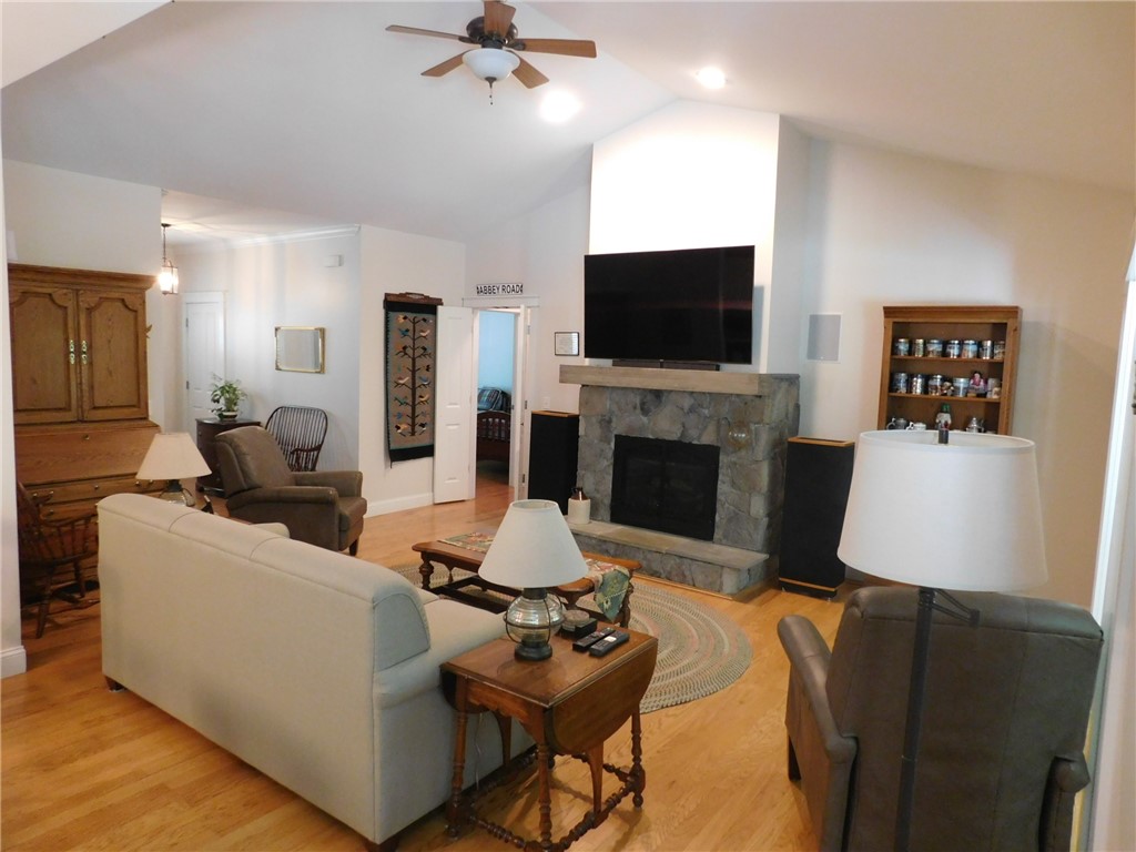 32 Preservation Drive Exeter, RI 02874 - Photo 18 of 47