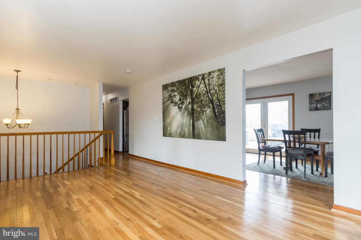 2127 Woodview Road Finksburg, MD 21048 - Photo 4 of 57