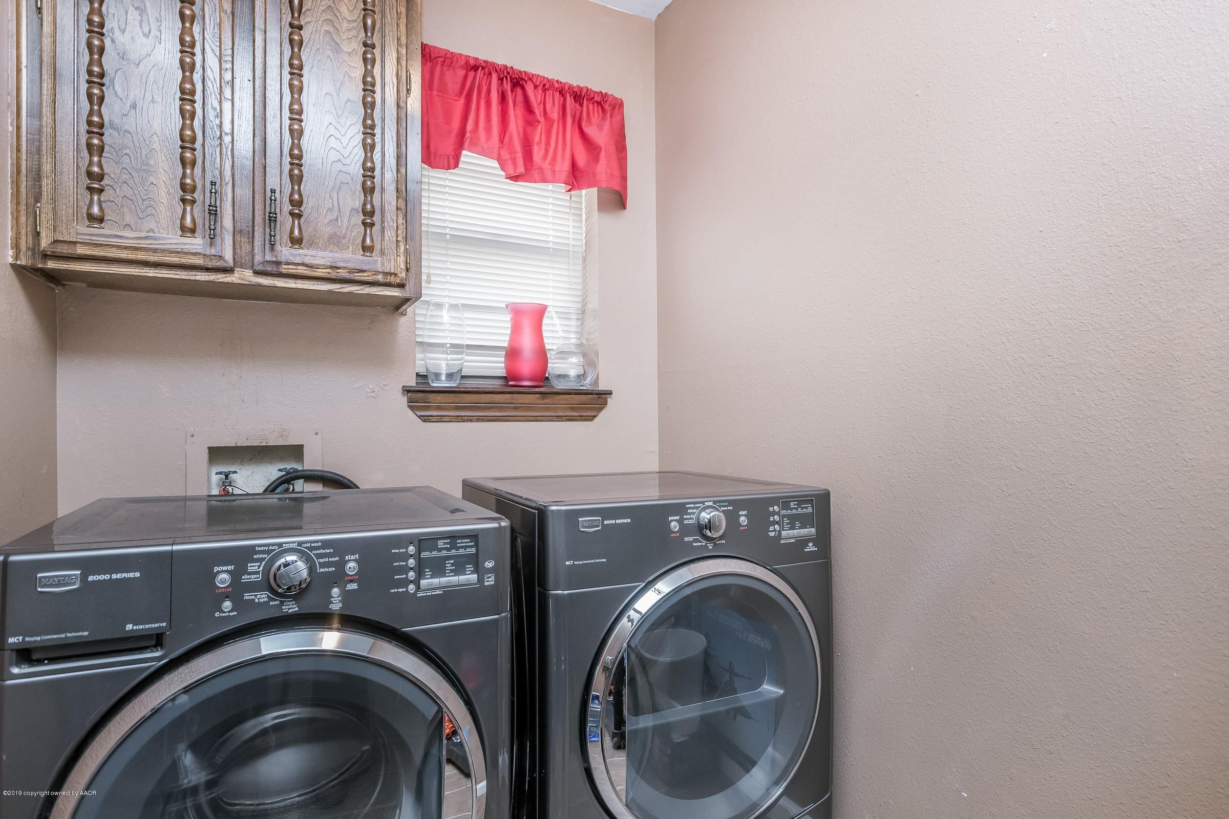 6701 Falcon Road Amarillo, TX 79109 - Photo 12 of 25 012_Utility Room