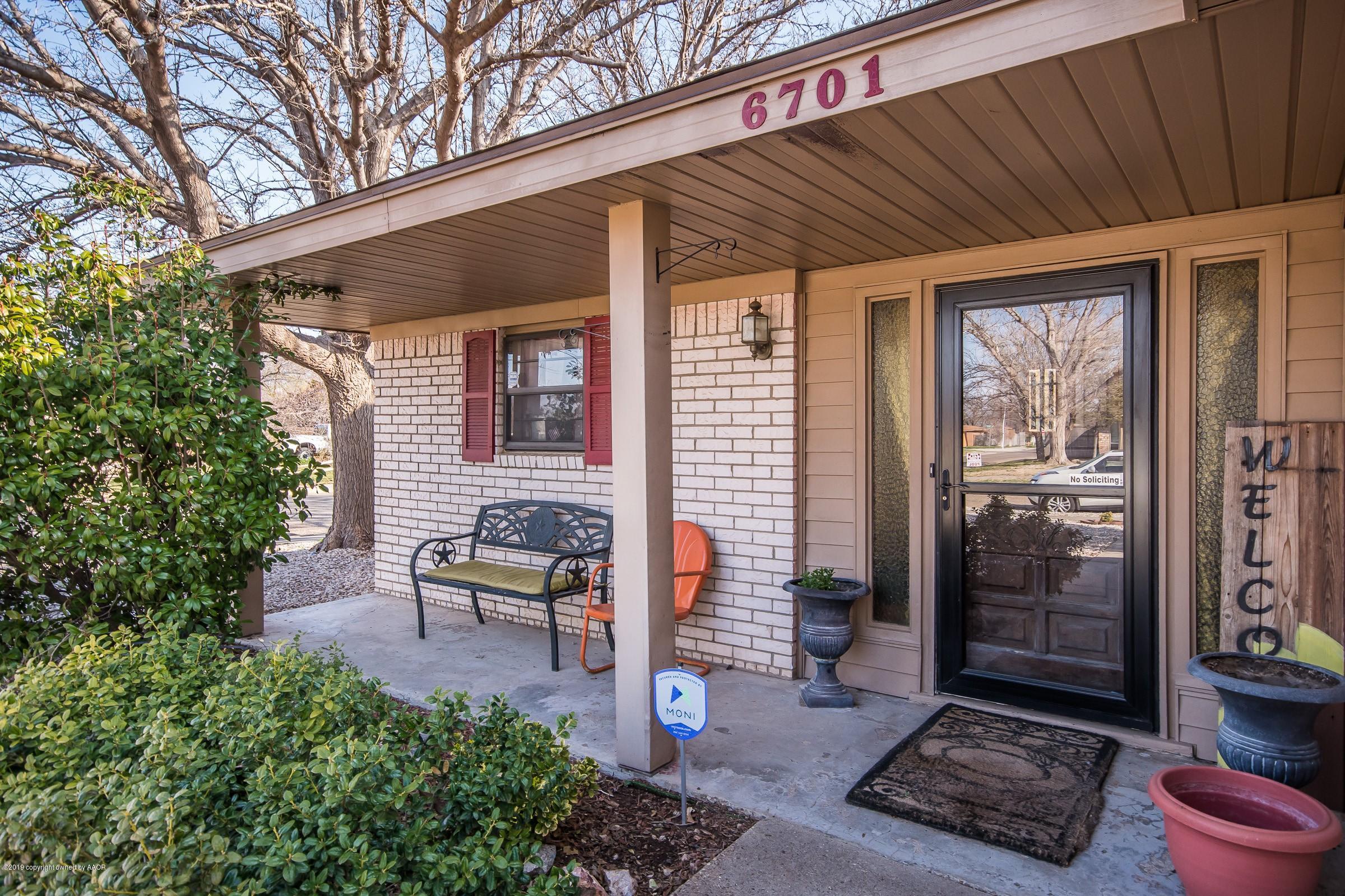 6701 Falcon Road Amarillo, TX 79109 - Photo 3 of 25 003_Front Patio