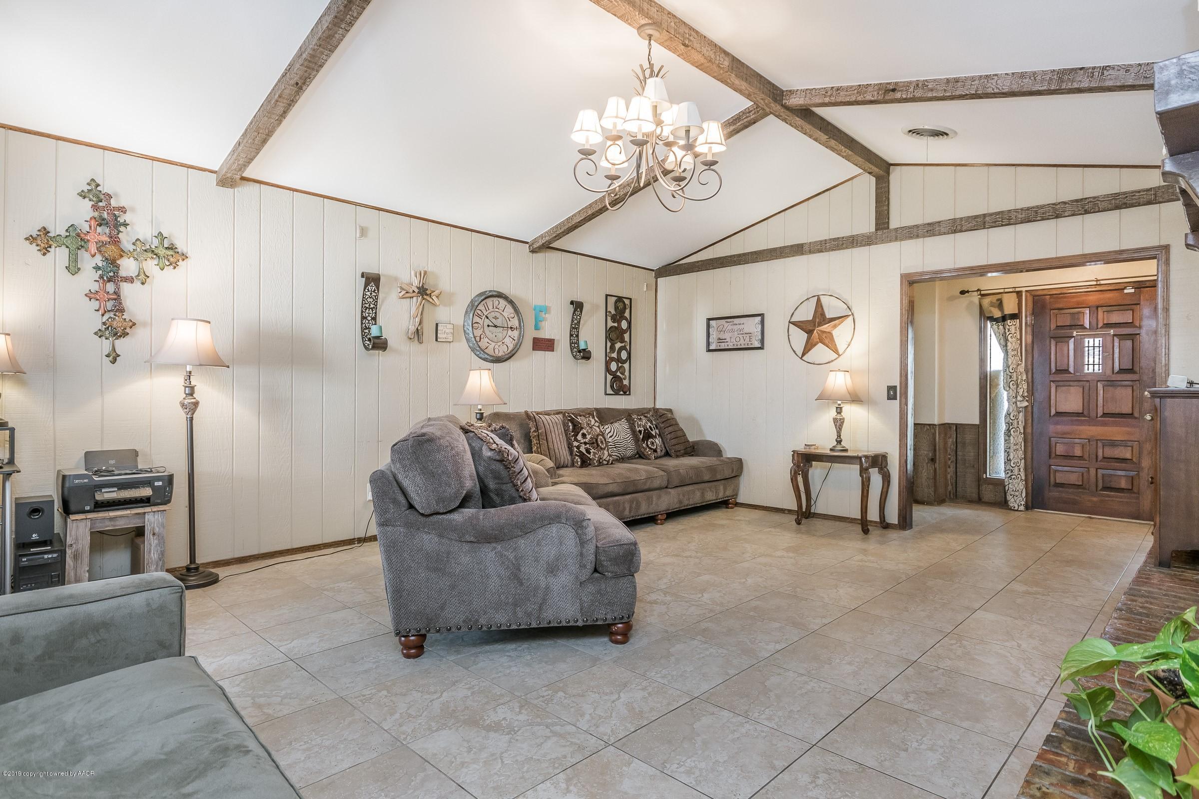 6701 Falcon Road Amarillo, TX 79109 - Photo 6 of 25 006_Living Room-3