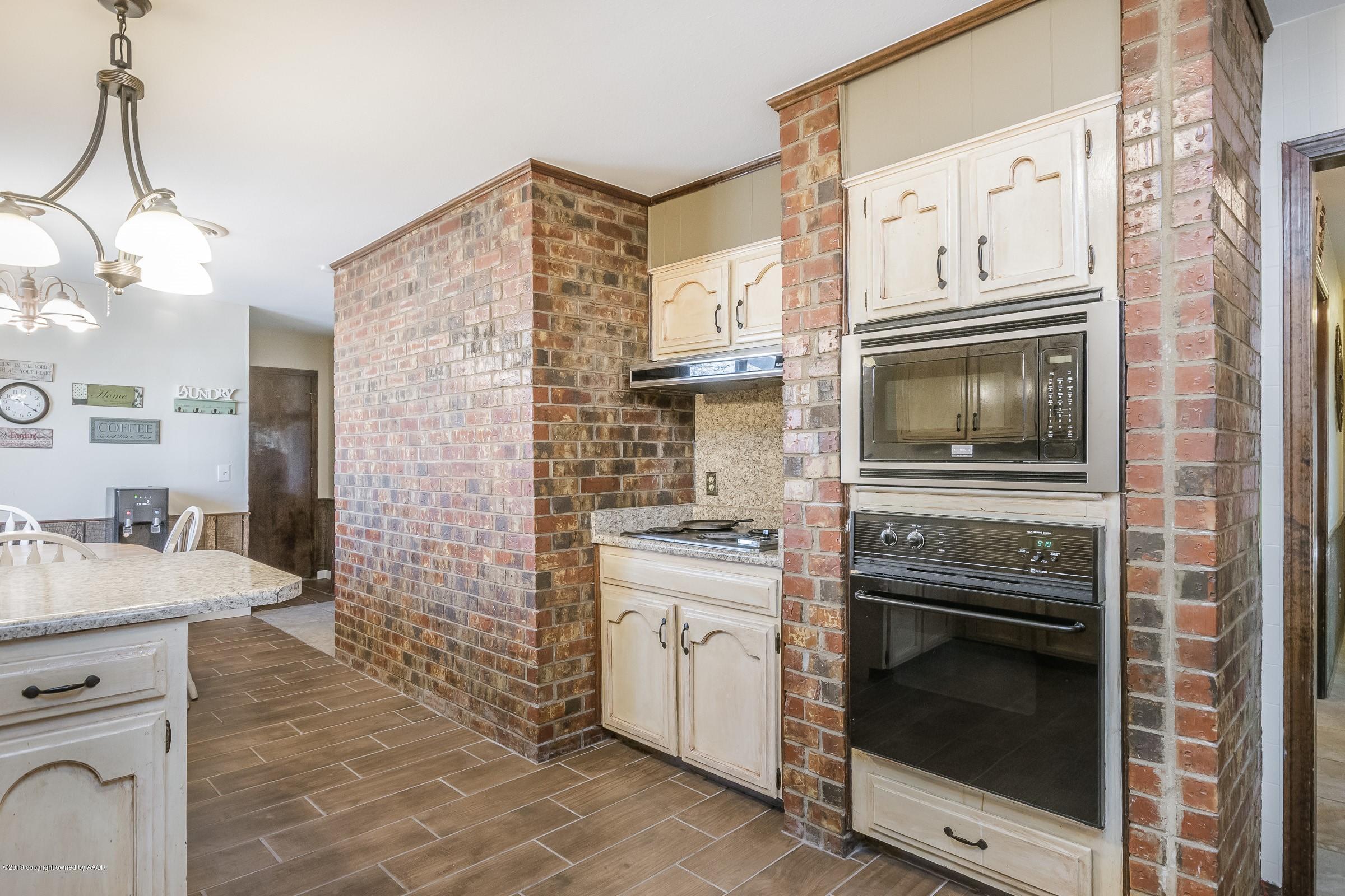 6701 Falcon Road Amarillo, TX 79109 - Photo 9 of 25 009_Kitchen-2