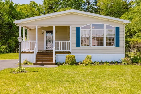 $362,500 | 82 George's Loop, Raynham, MA 02767